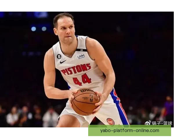 伊森凭官方海报力证火记秘诀 KD休息关键 申京爆发仍遭中心批评