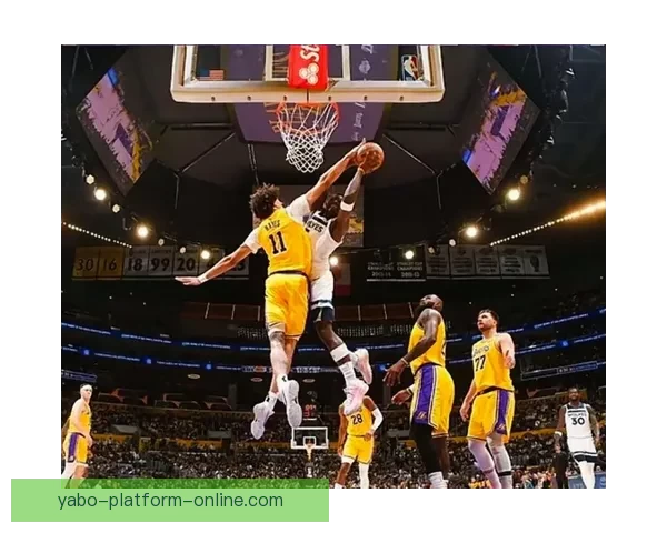 雷迪克称球队限制艾顿海斯三分詹姆斯表现依旧令人惊叹